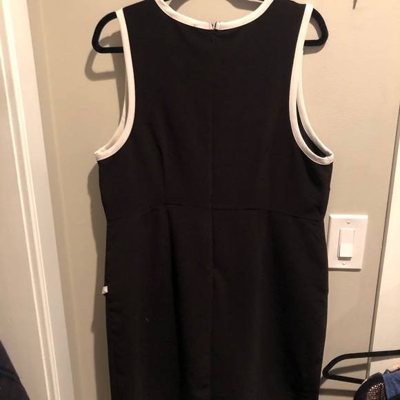 Black mod forever 21 plus dress 1x with slit - Picture 3 of 5